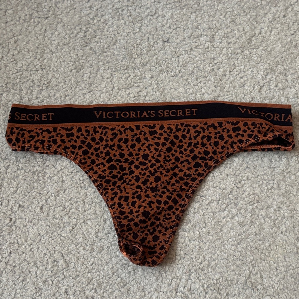 VS Seamless Thong XL